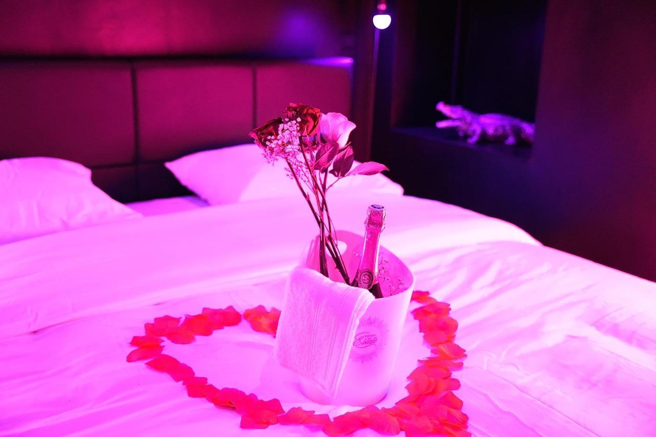 Love Room Suite Dirty Diana Aubagne Exterior foto